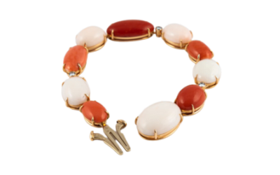 Bracelet or rouge serti de corail et de diamants