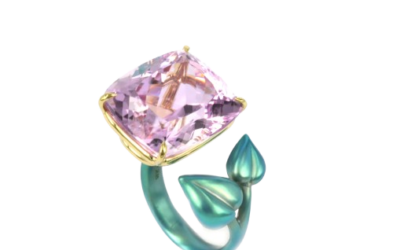 Bague fleur en titane vert et or jaune, sertie d’une kunzite