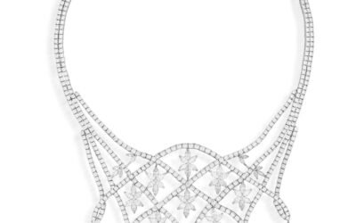 Collier plastron articulé en or gris et diamants